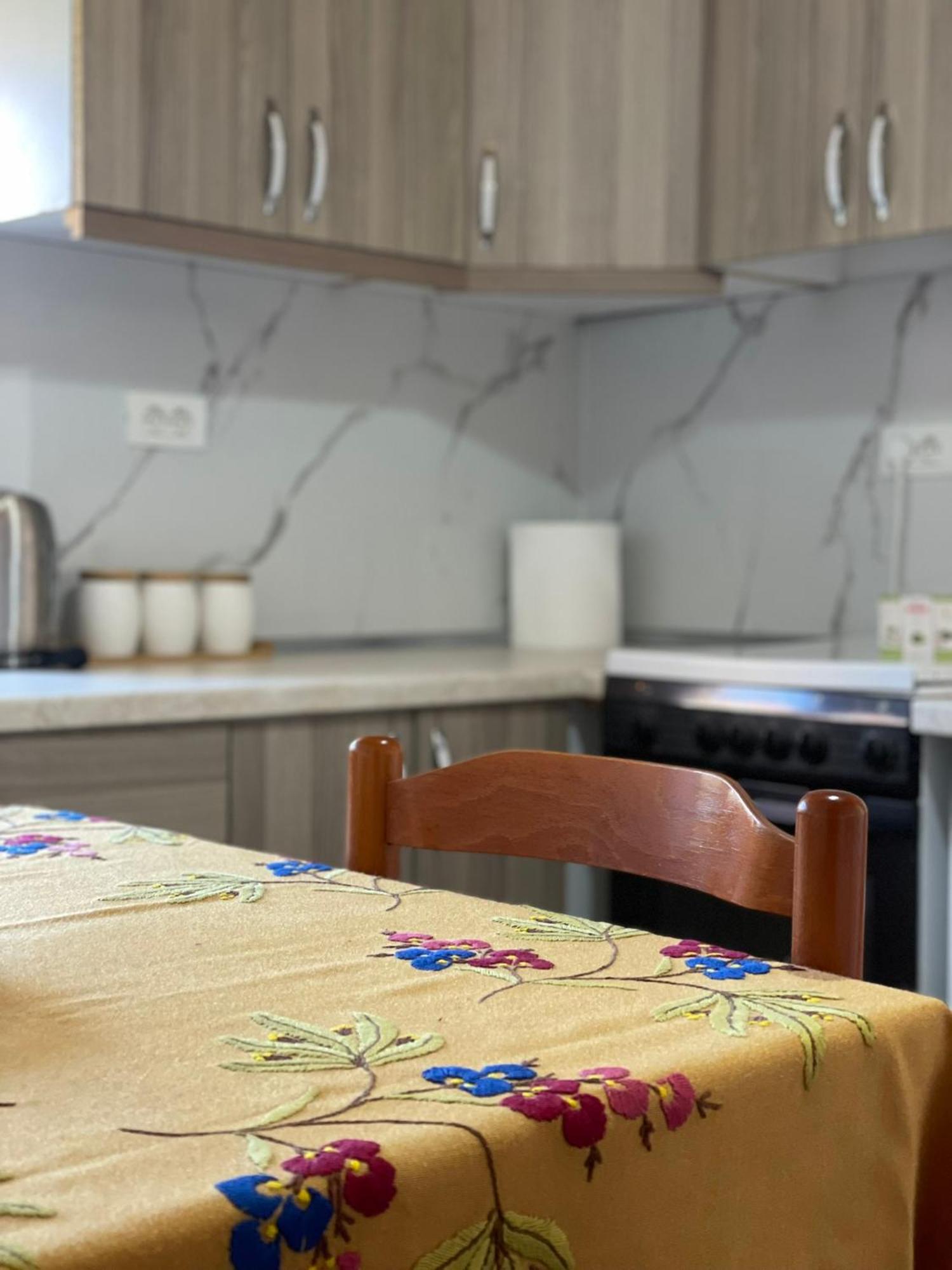 Guesthouse Kroi City Center Berat Bagian luar foto