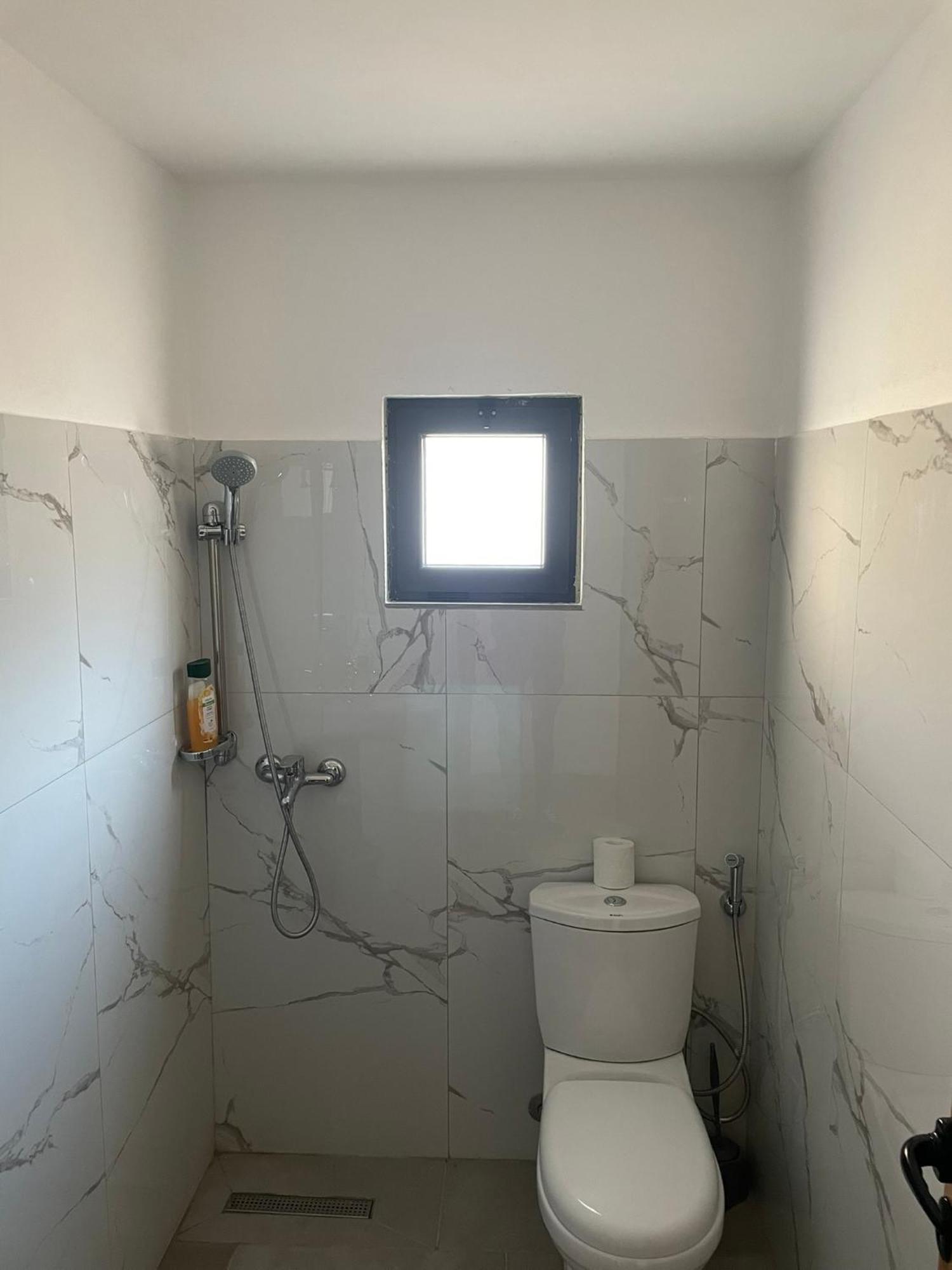 Guesthouse Kroi City Center Berat Bagian luar foto