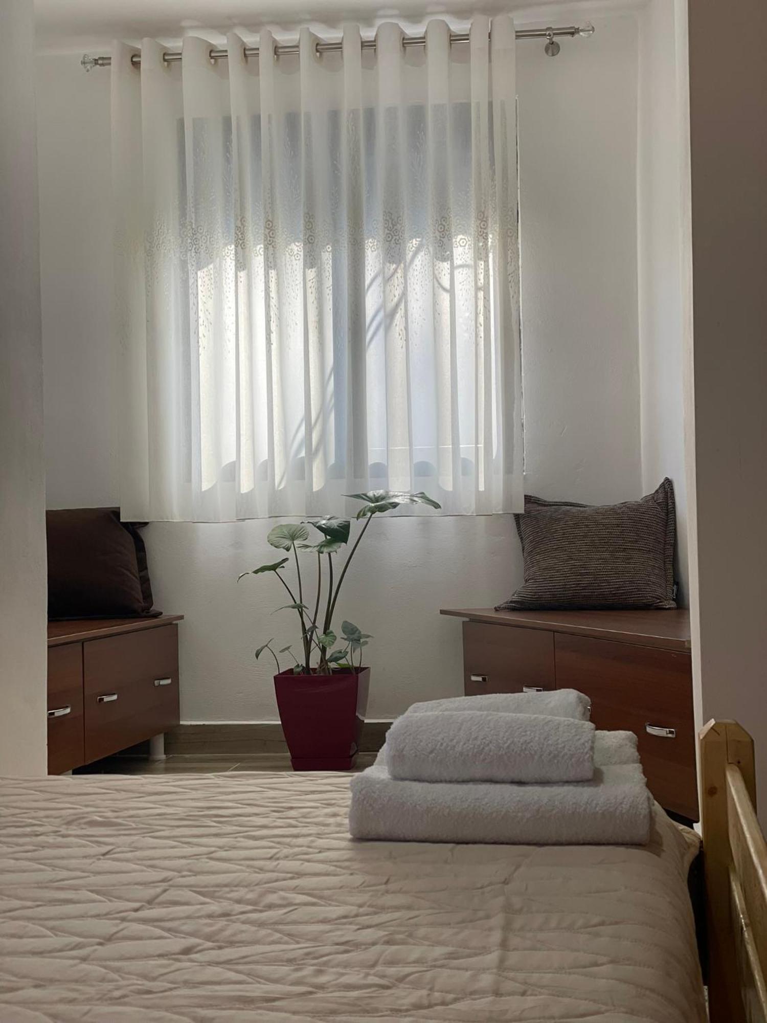 Guesthouse Kroi City Center Berat Bagian luar foto